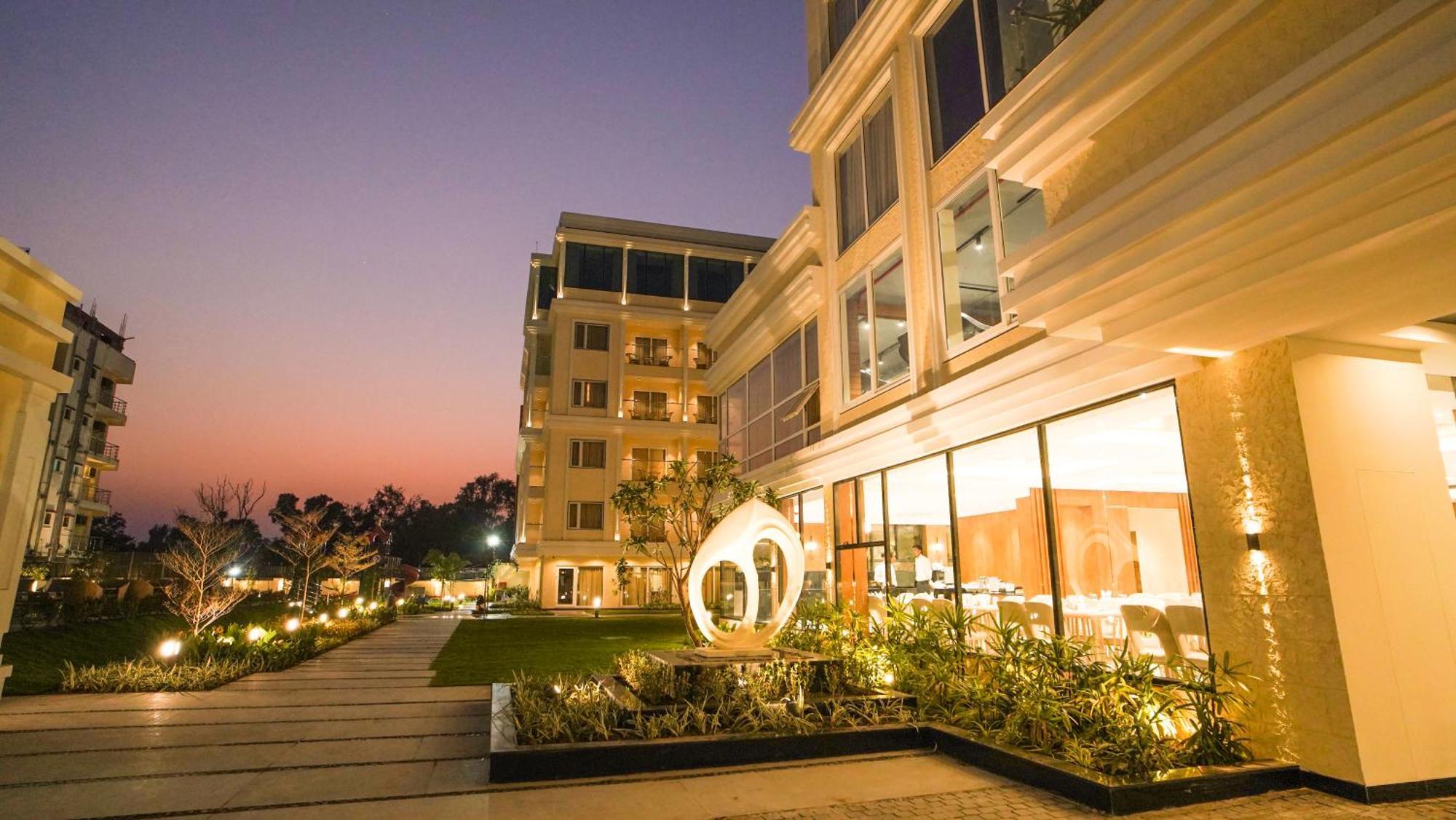 Antique Regency !! Luxurious Hotel In Digha !! Kültér fotó