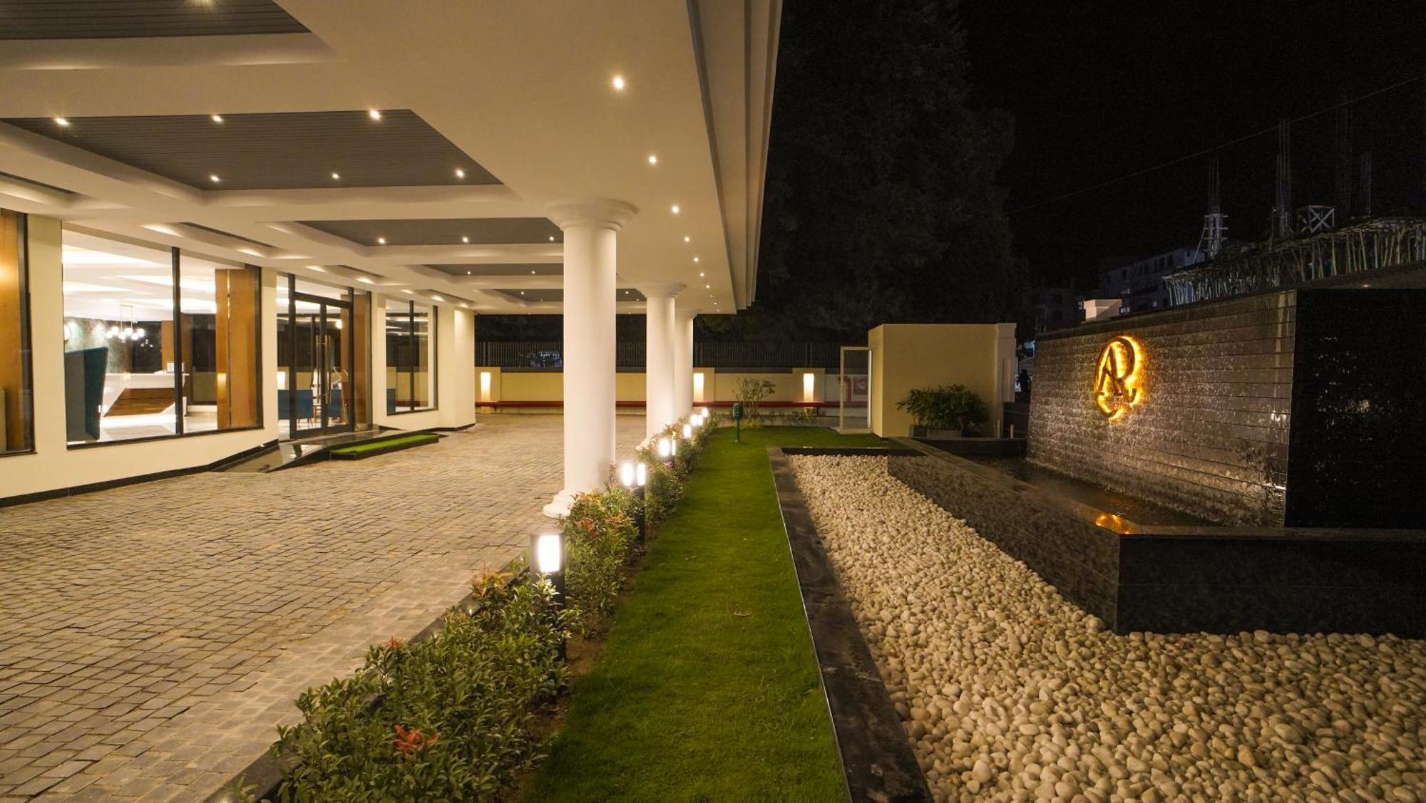 Antique Regency !! Luxurious Hotel In Digha !! Kültér fotó
